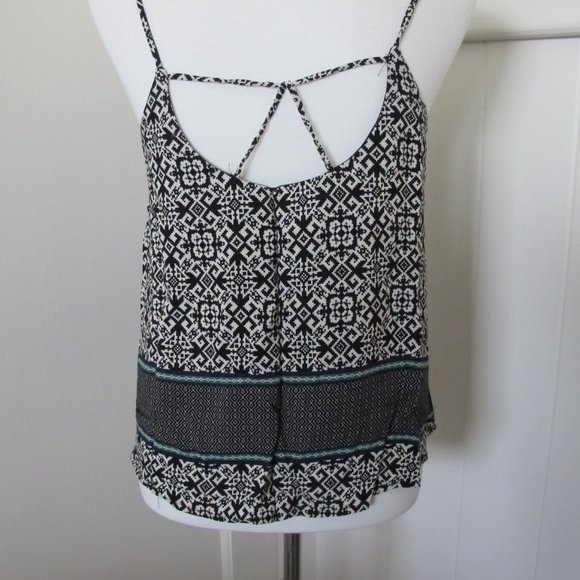 3/$15 Sans Souci | Skinny Strap  Multi Back Strap Detail Top - Picture 6 of 9